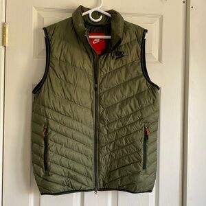 Men’s Nike vest.